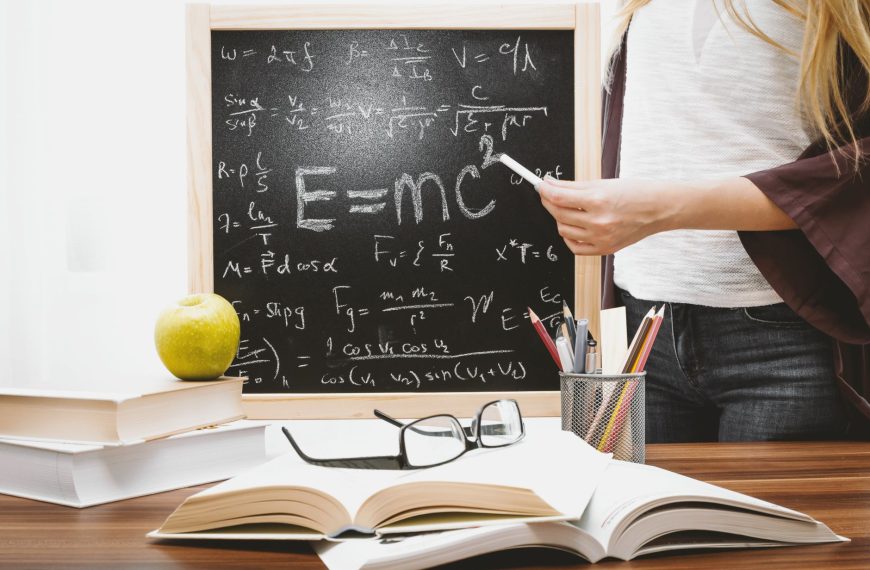 Home 5 Physics Tuition for Better Concepts and Exam Confidence